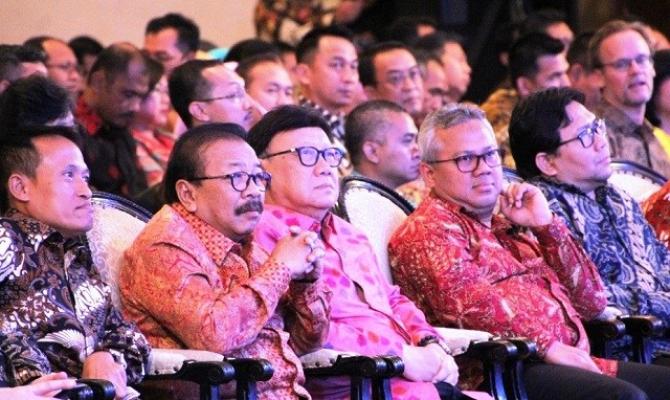 Dilamar Mendagri Jadi Dosen di IPDN, Pakde Karwo: Masak Gubernur Jadi Profesor