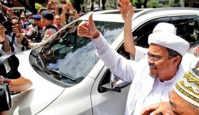 Munarman(Sekretaris FPI): adanya upaya adu domba ulama dalam survei yang dirilis Lingkaran Survei Indonesia (LSI) Denny JA 