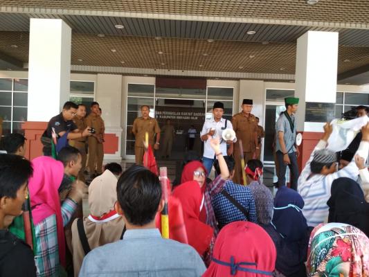 Hampir Dibubarkan, Aksi APMI Tetap Dilanjutkan karena Permintaan Ketua DPRD Inhil