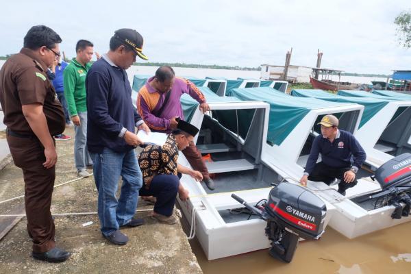 Kadiskes Inhil Bersama TP4D Meninjau 10 Unit Ambulans Air 