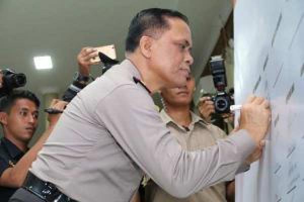 Kapolda Riau Irjen Pol Widodo Eko Prihastopo:Di akui Gesekan politik sudah mulai terlihat tapi masih kondusif