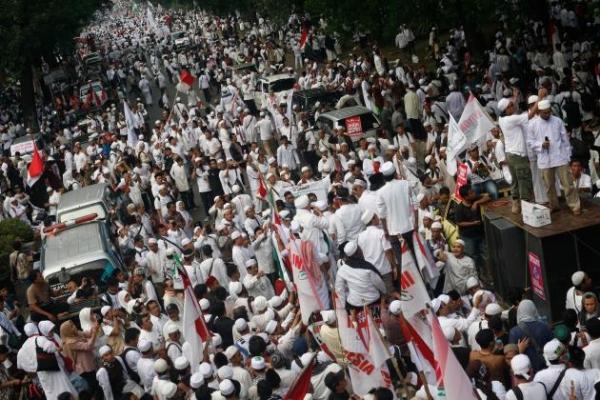 Luthfi Assyaukane :Reuni 212 Merupakan Keberpihakan Massa Pada Capres Cawapres No 02