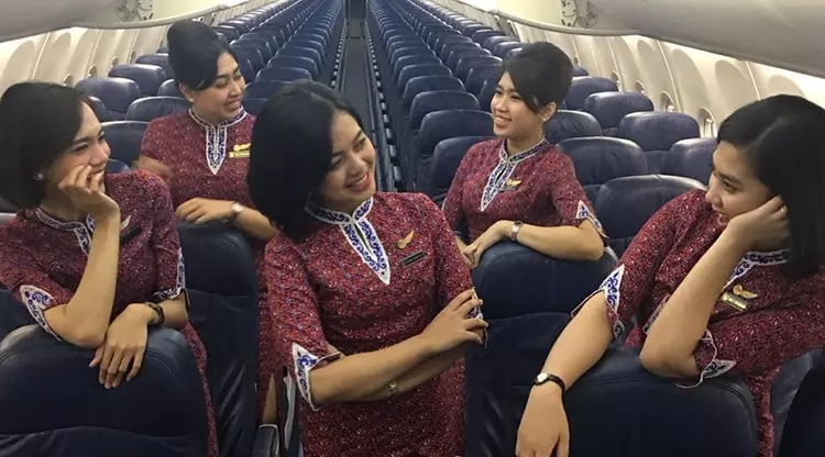 Makna di Balik Seragam Pramugari Lion Air