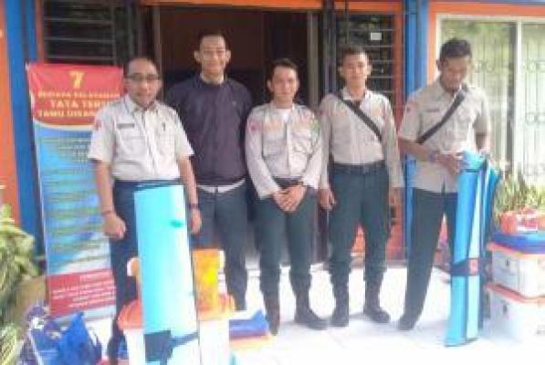 Pemkab Inhu Memberikan bantuan Kepada Keluarga  Kebakaran di Kelurahan Sekar Mawar
