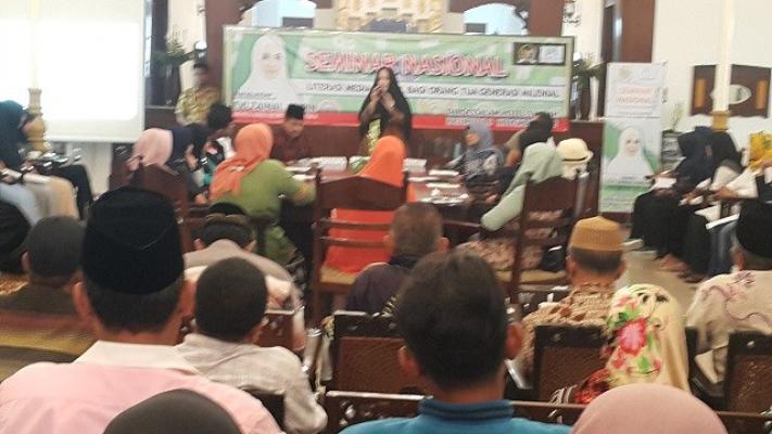 Rebusan Pembalut memabukkan menjadi pembicaraan Evi Zainal Anggota Komisi VIII DPR RI