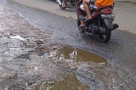 Pemerintah Bisa Dihukum Jika Membiarkan Jalan Rusak