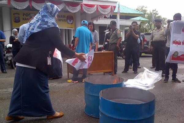 2.162 Surat Suara Pilkada 2015 Dimusnahkan KPU Dumai