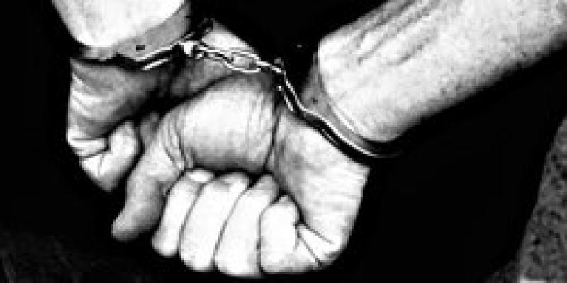 Bongkar Rumah Kosong, Pengamen Dibekuk Warga  