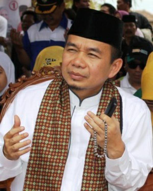 DPR Curiga Terompet dari Sampul Alquran Disengaja