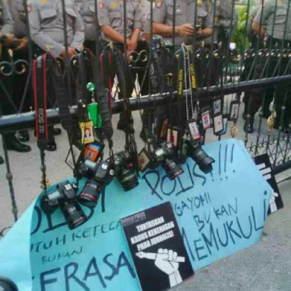 Keroyok Wartawan, Polisi Dinilai Abaikan Prinsip HAM dalam Bertugas