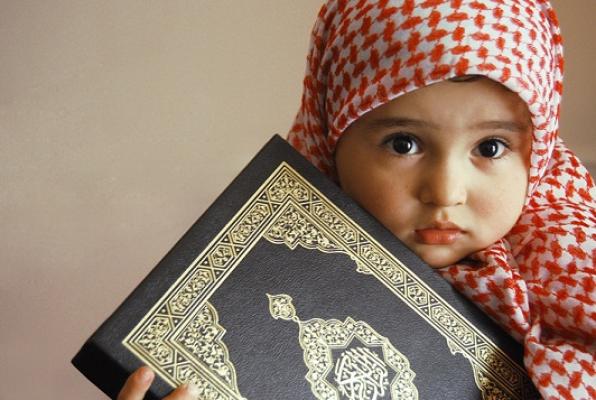 Keutamaan Menyayangi Anak Perempuan