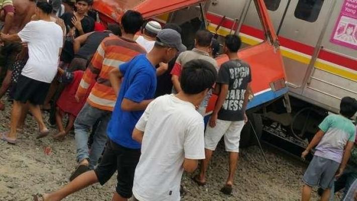 Korban Jiwa Metromini yang Tertabrak KRL Dibawa ke-3 Rumah Sakit