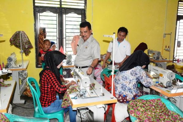 Luncurkan Pelatihan Jahit Menjahit bagi Ibu-Ibu Bukti Bupati Peduli Kaum Perempuan
