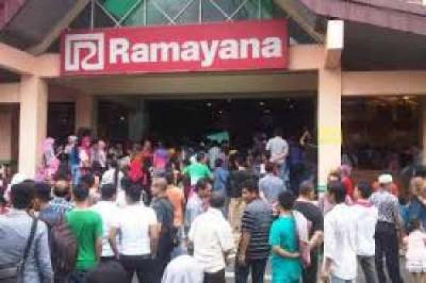 Plaza Sukaramai Pekanbaru Hanya Asuransikan Gedung