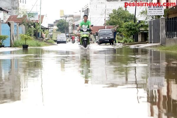 Puluhan Rumah Warga di Rimba Sekampung Terendam Air  