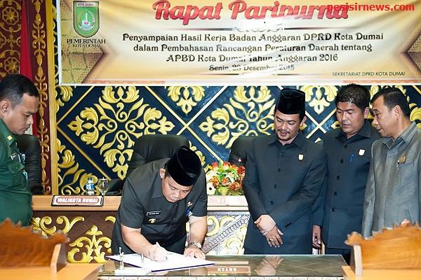 Ranperda APBD Kota Dumai 2016 di Sahkan Rp.1,078 Triliun