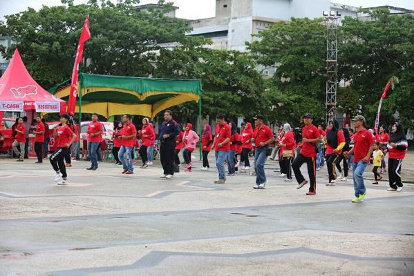 Afrizal Hadiri Senam Sehat Telkomsel 4G LTE