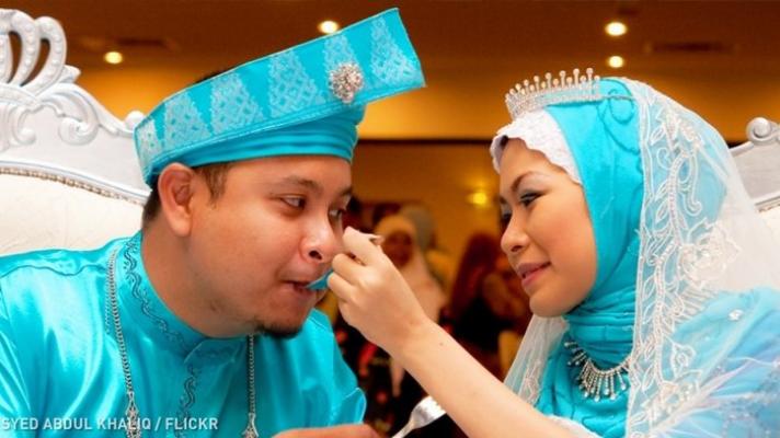 10 Tradisi Pernikahan Aneh Sedunia, Pengantin Baru di Indonesia Gak Boleh Pakai Kamar Mandi 3 Hari