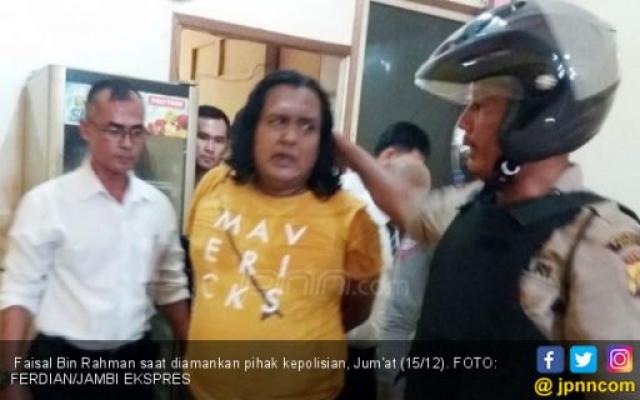 Anak Pukul Ibu Kandung Pakai Kayu