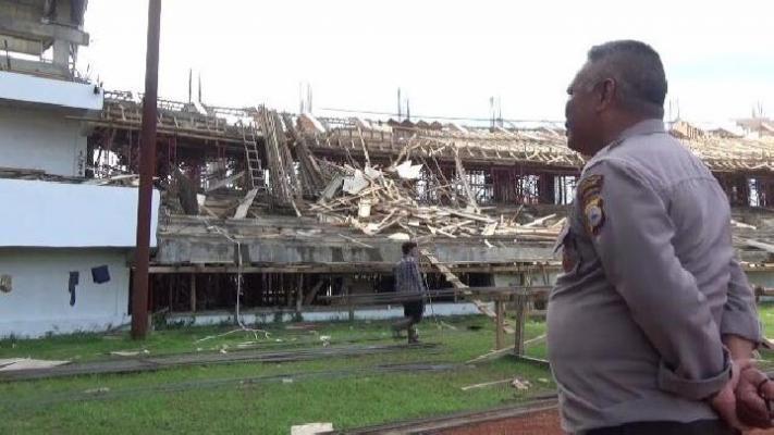 Belum Diresmikan, Stadion Makassar Bertaraf Internasional Roboh