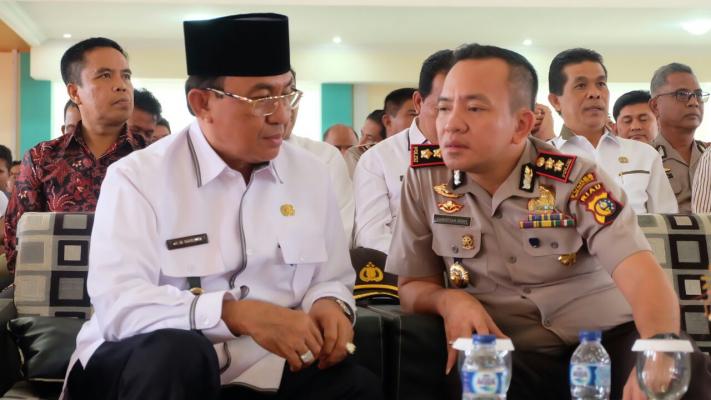 Bupati Inhil Hadiri Pisah Sambut Kapolres