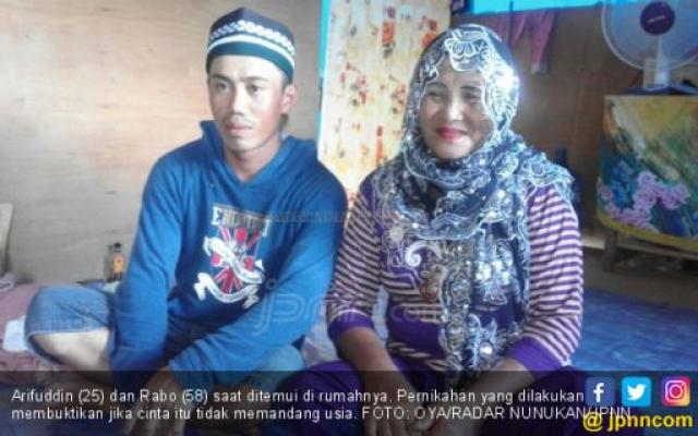 Cinta Beda Usia, Pria 25 Tahun Nikahi Wanita Setengah Abad