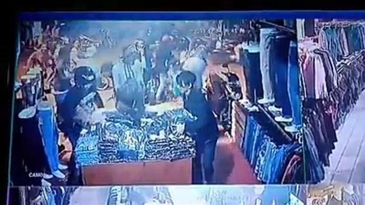 Geng Motor Beraksi di Depok, Toko Pakaian Habis Dijarah