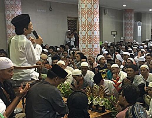 Kronologi dan Klarifikasi Resmi Ustadz Abdul Somad Ahad, 10 Desember 2017 - 10:10 WIB 