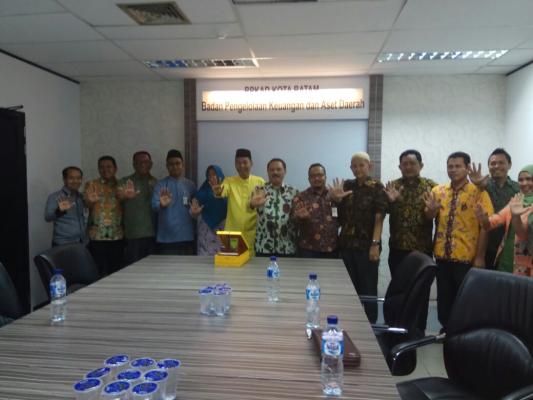 Kunker Ke Batam, Pemkab Inhil Bahas Masalah Implementasi Transaksi Non Tunai