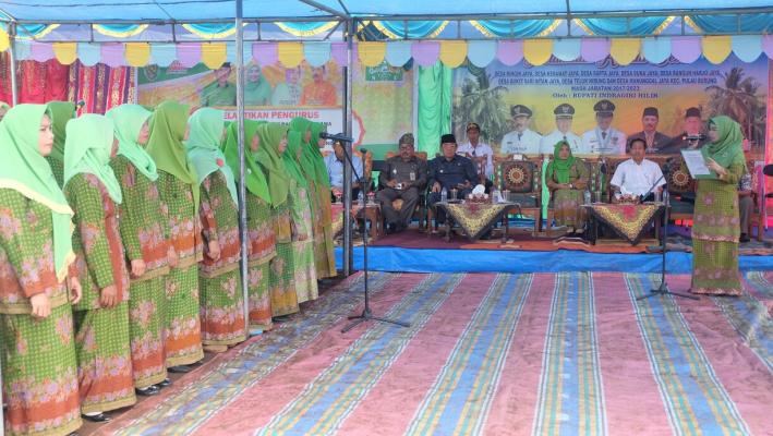 Puluhan Pengurus Muslimat NU Pulau Burung Berikrar Capai Tujuan Dan Patuhi Aturan Organisasi
