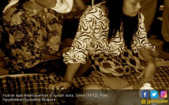Sang Ibu Histeris Ketika Lihat Anak Mengapung di Sungai