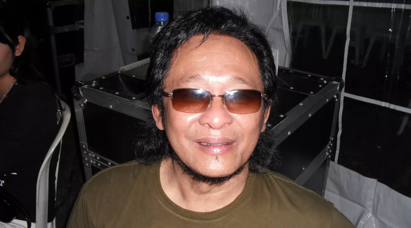 Sepeninggal Ayah, Anak Deddy Dores Jadi Kuli Bangunan