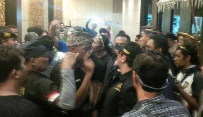 Tolak Ustaz Abdul Somad, Ormas di Bali Kepung Hotel Aston