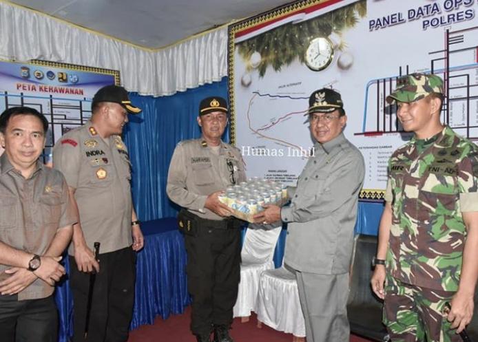 Bupati  HM.Wardan Tinjau Beberapa Titik Pos  Pengamanan Tabun Baru