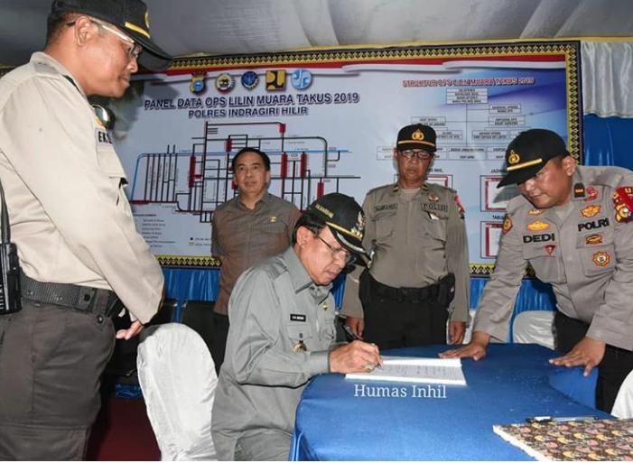 Bupati  HM.Wardan Tinjau Beberapa Titik Pos  Pengamanan Tabun Baru