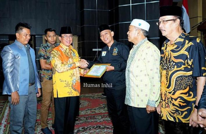 Bupati Inhil Lantik Pengurus Asosiasi Pedagang Kaki Lima (APKL) Kabupaten Indragiri Hilir