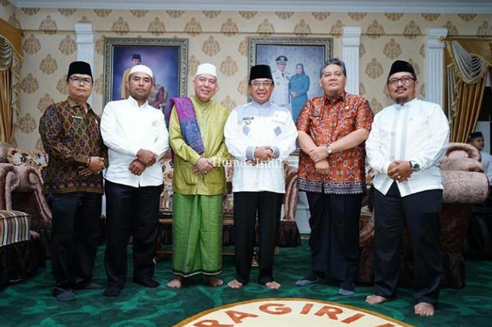 Bupati Inhil HM Wardan Menjamu Sarapan Pagi Pimpinan Pondok Pesantren A-Mubarok Li Tahfizil Qur'an Jambi 