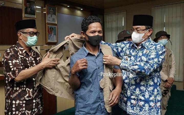 Bupati HM Wardan Hadiri Penyerahan Hadia Lomba Foto Dengan Tema "Kelapa"