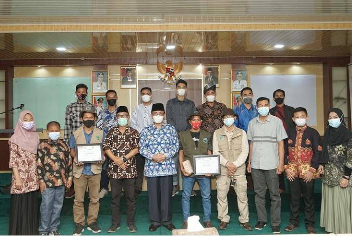 Bupati HM Wardan Hadiri Penyerahan Hadia Lomba Foto Dengan Tema "Kelapa"