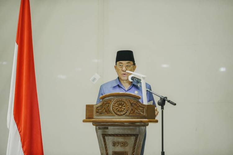 Bupati Inhil HM. Wardan Serahkan Buku LKPJ Tahun 2021 kepada DPRD Inhil