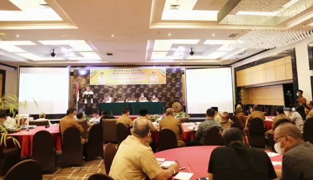 Ketua TPID Inhil H. Syamsuddin Uti Hadiri Rapat High Level Meeting TPID Provinsi Riau TH 2022