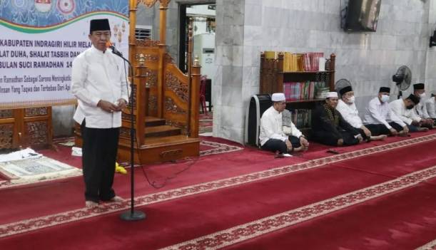 Bupati Inhil Ikuti Kegiatan Amaliah Ramadan yang Ditaja Ketua TP PKK Inhil Hj. Zulaikhah Wardan