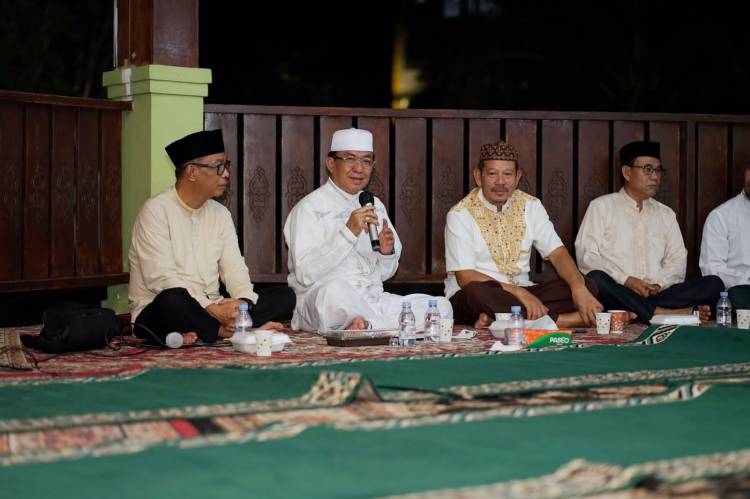 Jalan dan Status Lahan Jadi Pembahasan Safari Ramadan Malam ke-13 di Kediaman Bupati Inhil