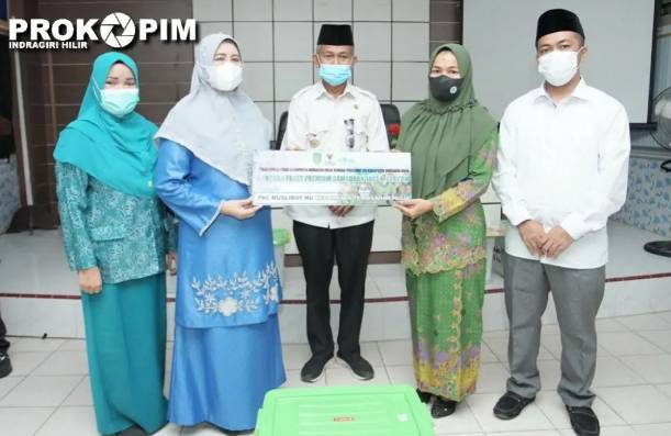 Ketua GSH dan Baznas Inhil Salurkan Bantuan Zakat Premium Ramadan di Kecamatan Tembilahan Hulu dan Tempuling