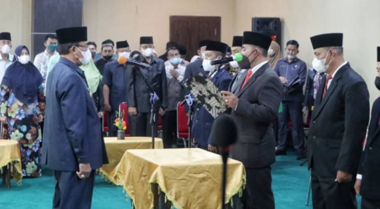 Bupati HM. Wardan Melantik Secara Langsung Lima Pimpinan Baznas Inhil Periode 2022-2027