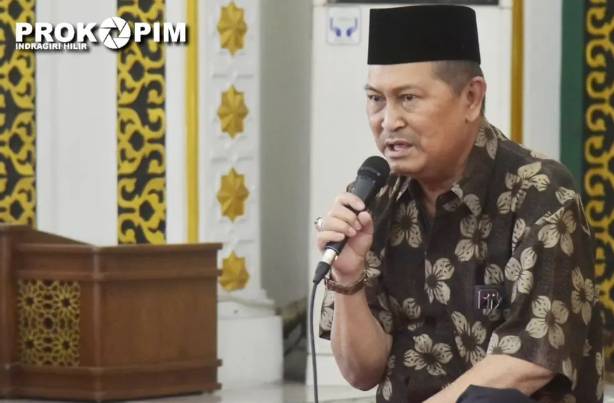Wabup Inhil H. Syamsuddin Uti Serahkan Santunan kepada Anak Yatim Piatu dan Kaum Dhuafa 