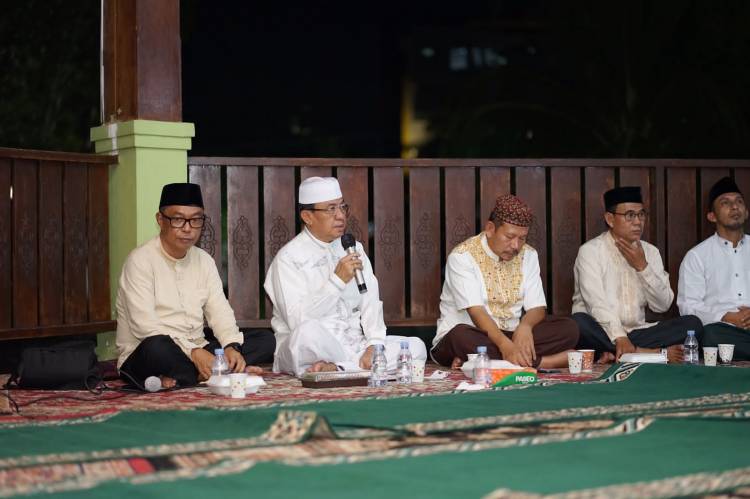Jalan dan Status Lahan Jadi Pembahasan Safari Ramadan Malam ke-13 di Kediaman Bupati Inhil