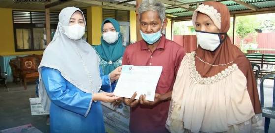 Ketua GSH dan Baznas Inhil Salurkan Bantuan Zakat Premium Ramadan di Kecamatan Tembilahan Hulu dan Tempuling