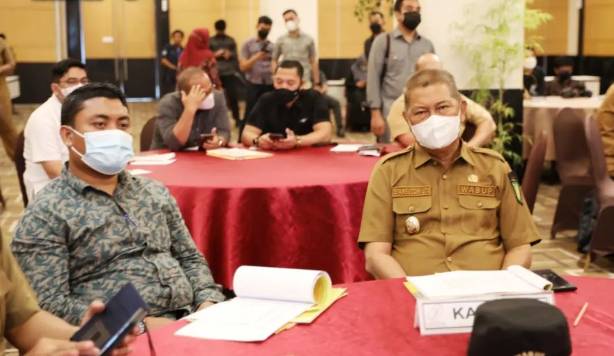 Ketua TPID Inhil H. Syamsuddin Uti Hadiri Rapat High Level Meeting TPID Provinsi Riau TH 2022