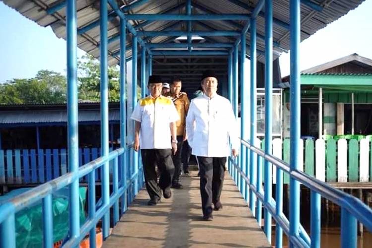 Bupati H.M. Wardan Bersama Gubri H. Syamsuar Ziarah Ke Makam Tuan Guru Sapat